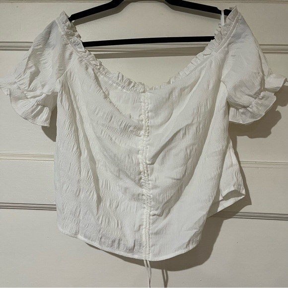 White Lightweight Off the Shoulder Crop Top with Adjustable Ruching NWOT - Picture 5 of 13